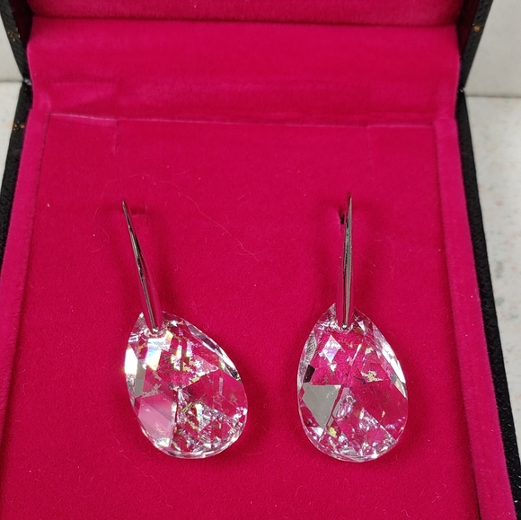 Osiana Swarovski Crystal Teardrop White Patina Dangle Earrings - Picture 5 of 14